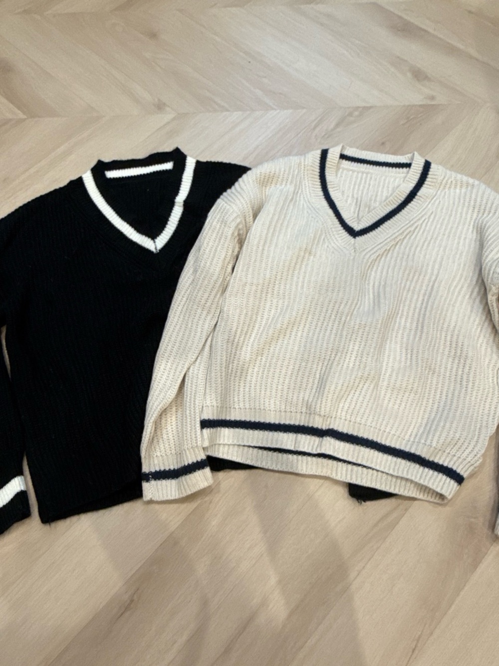 BUNDLE SHEIN V-Neck Ribbed Sweaters in Black & Cream with Navy Trim